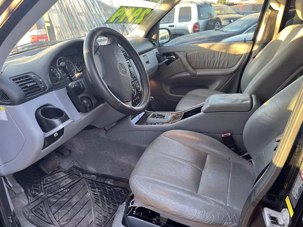 2005 Mercedes-Benz M-Class - 4JGAB57E55A534265 - Image #2