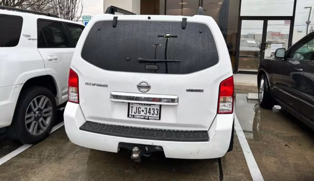 2012 Nissan Pathfinder - 5N1AR1NN3CC637631 - Image #3